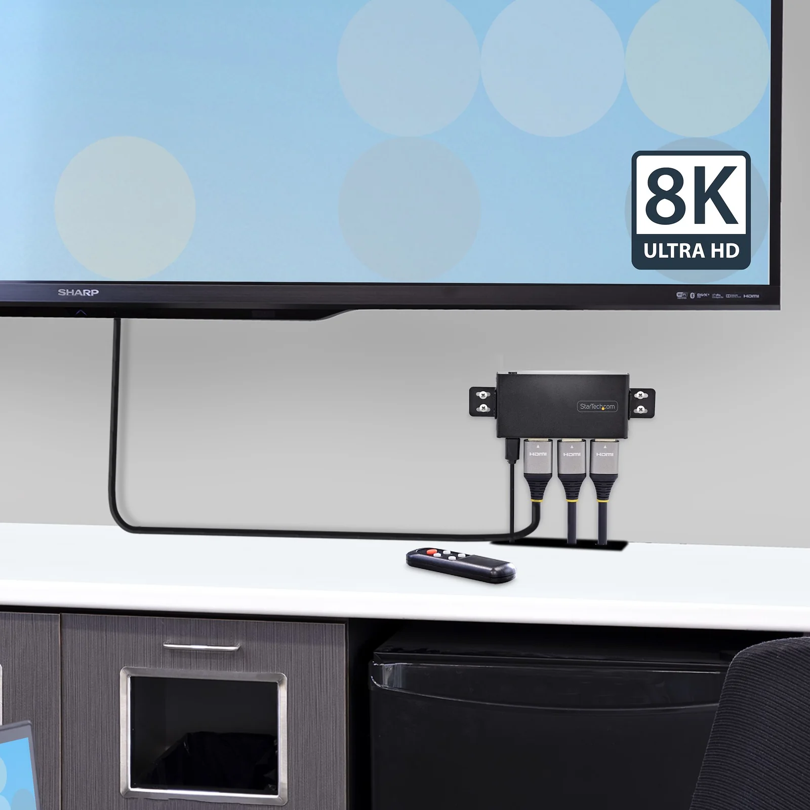 StarTech.com Switch HDMI 8K à 2 Ports - Switch HDMI 2.1 4K 120Hz HDR10+/8K 60Hz UHD - Commutateur HDMI 2 Entrées 1 Sortie - Commutation de Source Automatique/Manuelle - Adaptateur Secteur et Télécommande Inclus