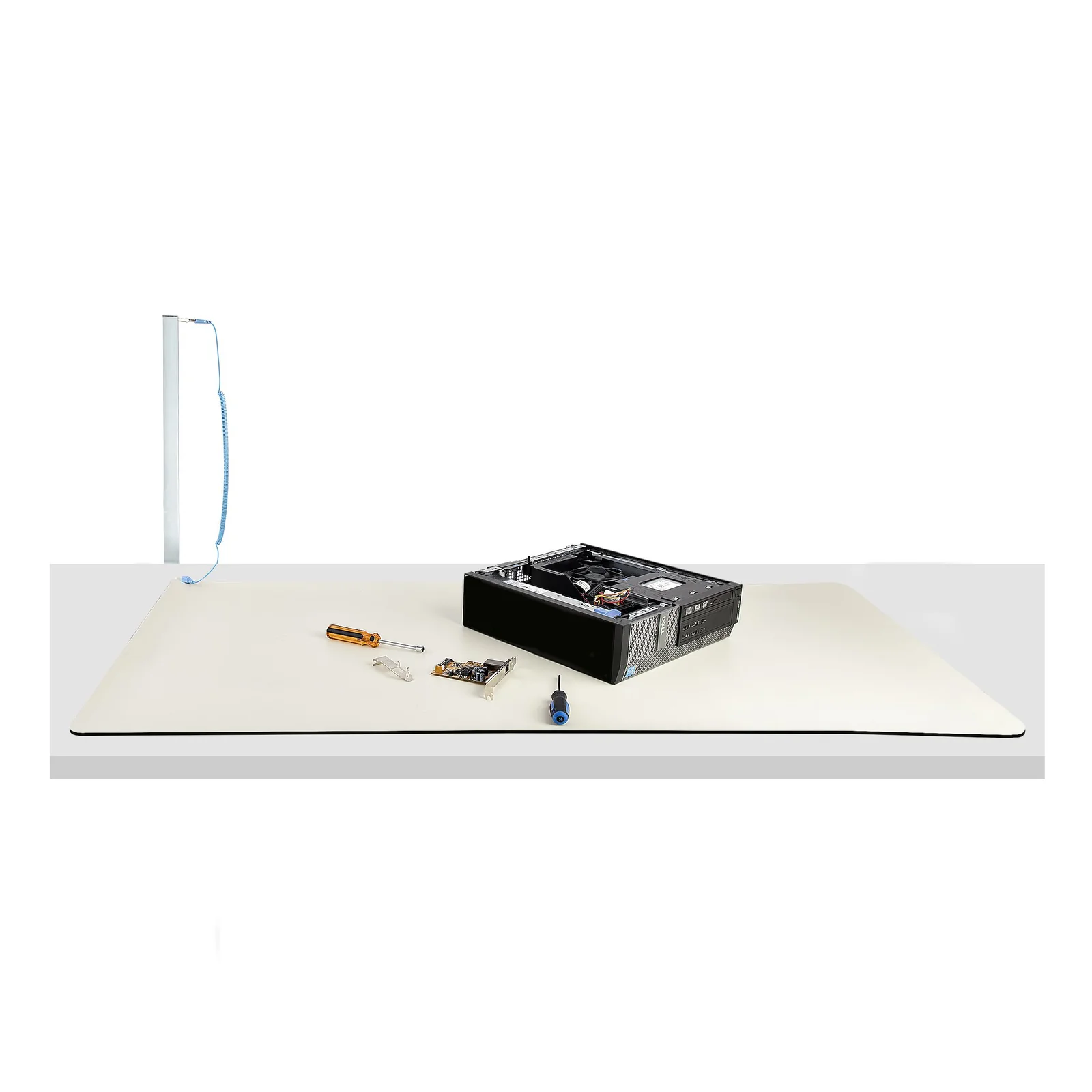 StarTech.com Tapis Antistatique ESD - Tapis de Bureau ESD Universel - Sous-couche pour Réparation d'Appareils Électroniques - Tapis de Travail avec Câble de Mise à la Terre Détachable, ANSI/ESD S 4.1, 60x120cm