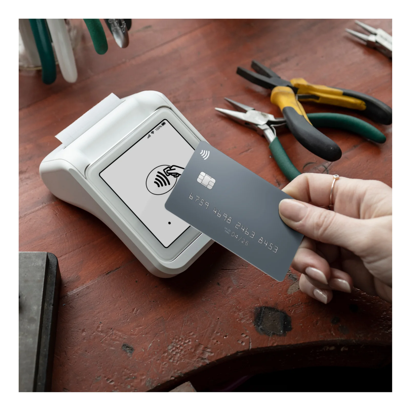 SumUp Solo lecteur de cartes à puce Batterie Wi-Fi + 4G Blanc