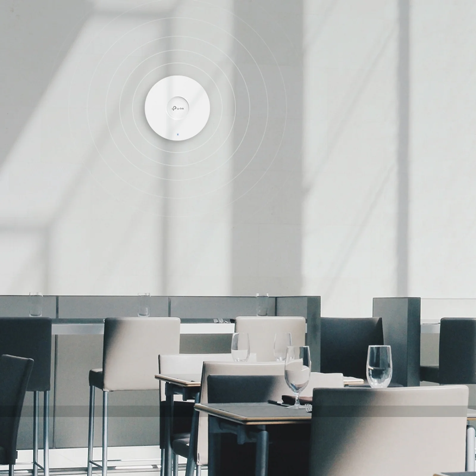 TP-Link Omada EAP650 point d'accès réseaux locaux sans fil 2976 Mbit/s Blanc Connexion Ethernet, supportant l'alimentation via ce port (PoE)