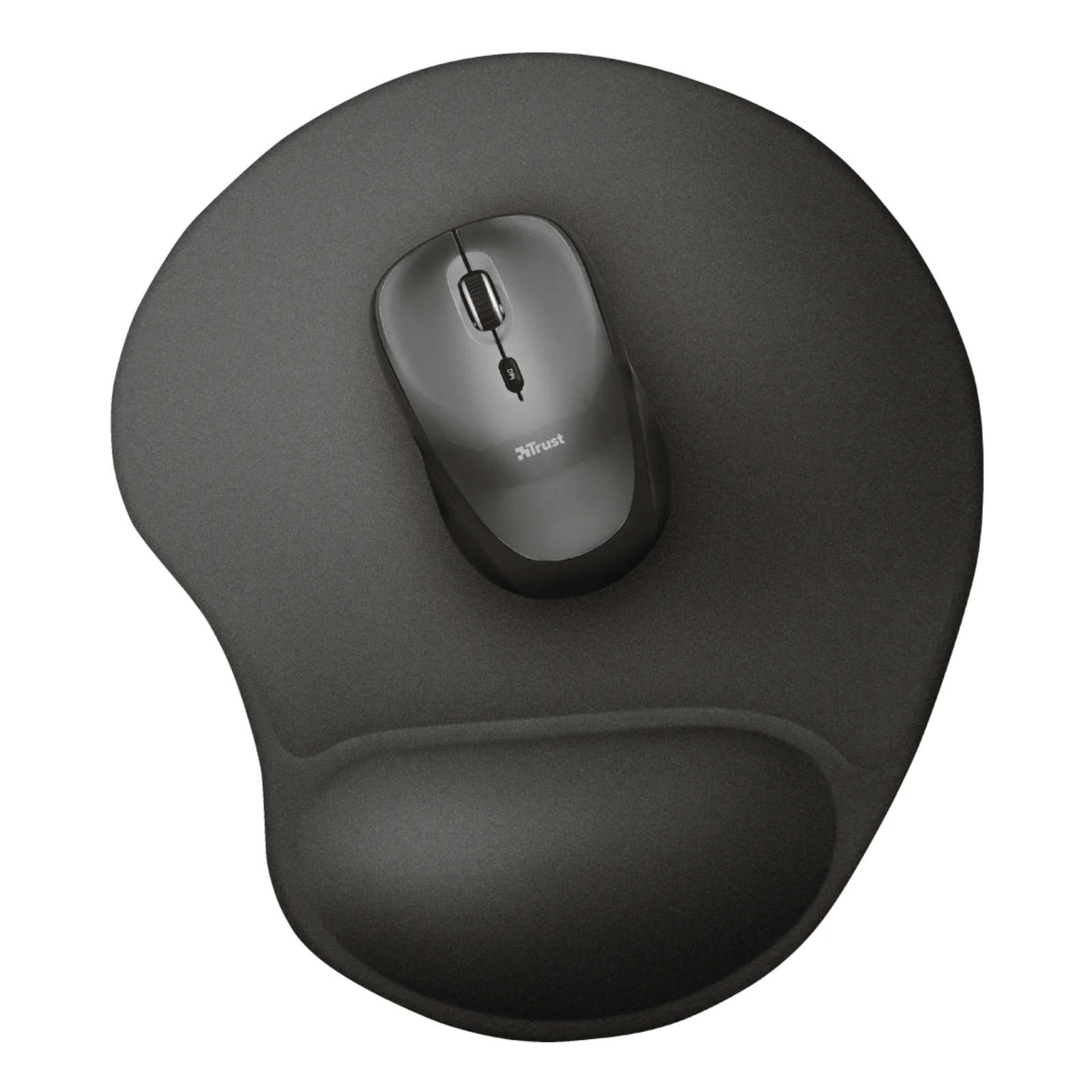 Tapis de souris Trust Bigfoot noir avec souris sans fil posée dessus, vue légèrement en plongée