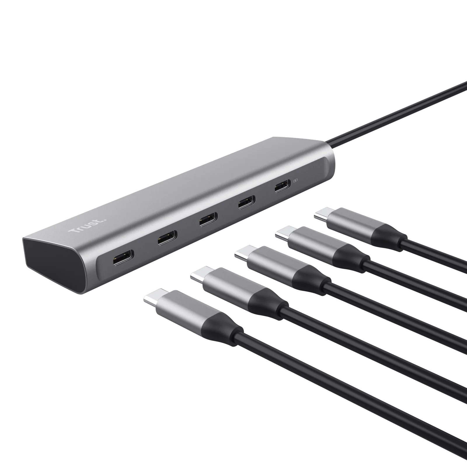Hub Trust Halyx vu de dessus, cinq câbles USB-C branchés sur les ports, câble hôte à gauche
