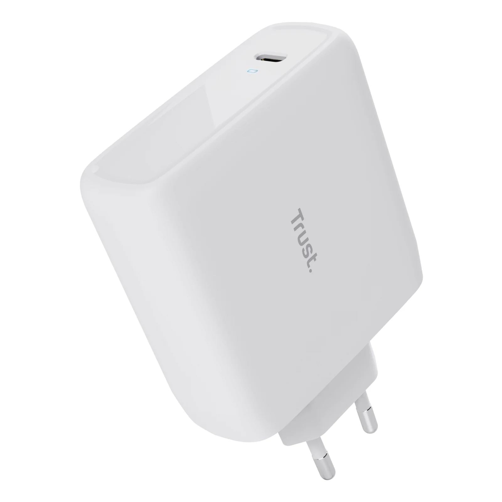 Vue de face, chargeur mural blanc Trust Maxo, angle légèrement différent, port USB-C visible