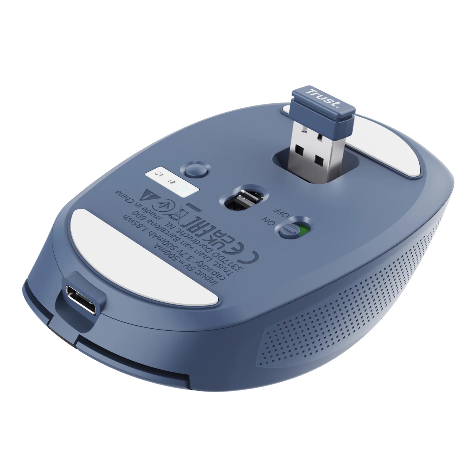 Vue dessous, souris bleue, récepteur nano USB dans son logement, port USB-C de charge et interrupteur marche/arrêt