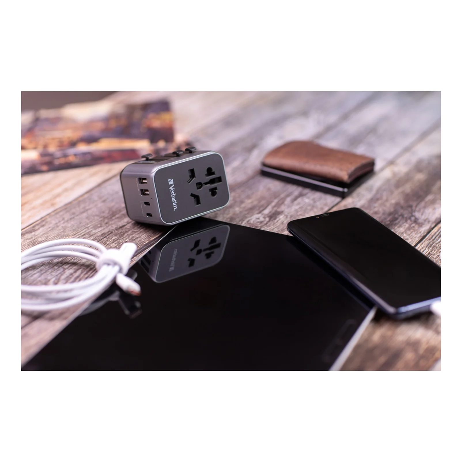 Verbatim 49545 adaptateur prise d'alimentation Universel