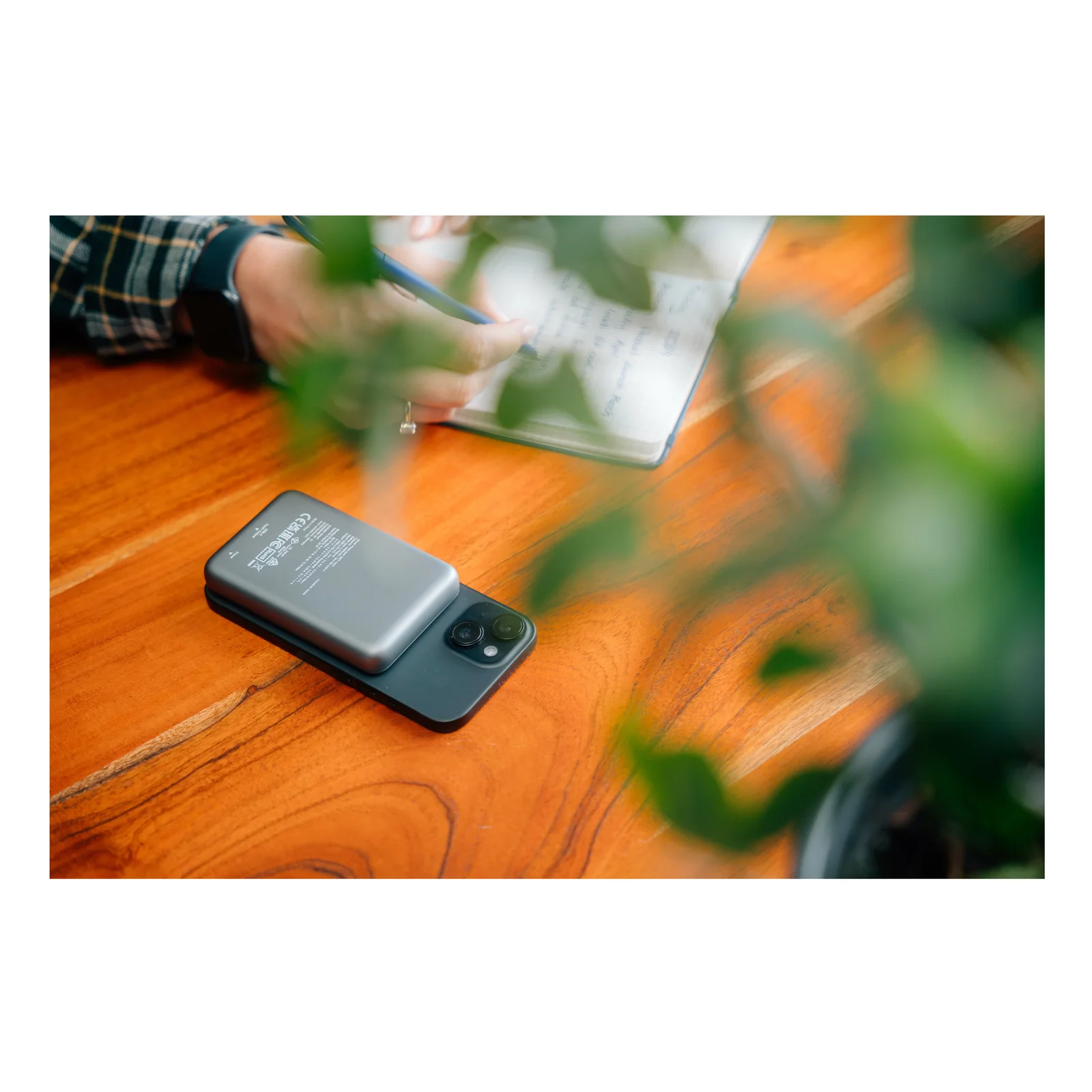 Verbatim Charge 'n' Go Lithium Polymère (LiPo) 10000 mAh Recharge sans fil Gris