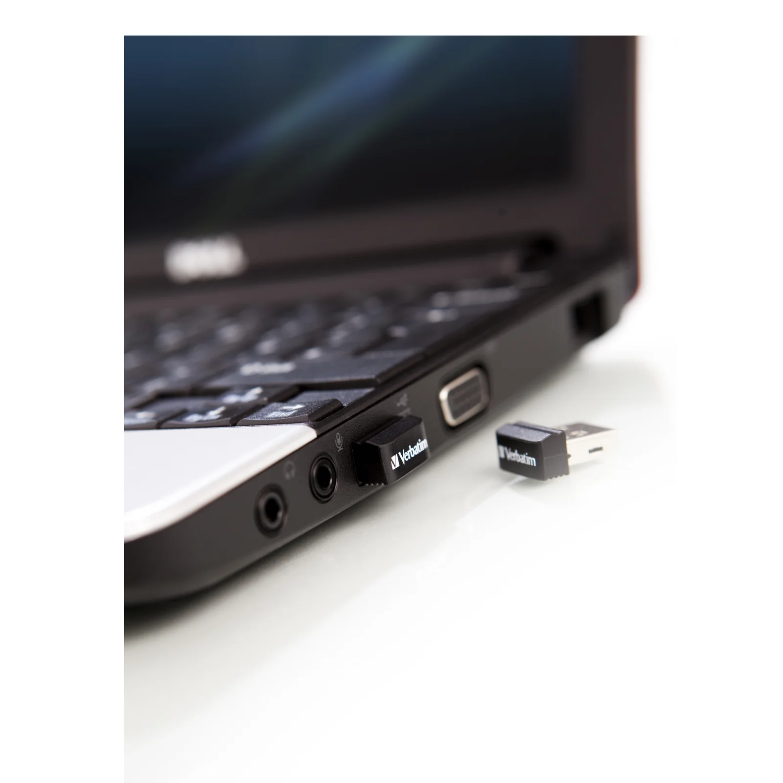 Verbatim Clé NANO USB Store 'n' Stay 32 Go