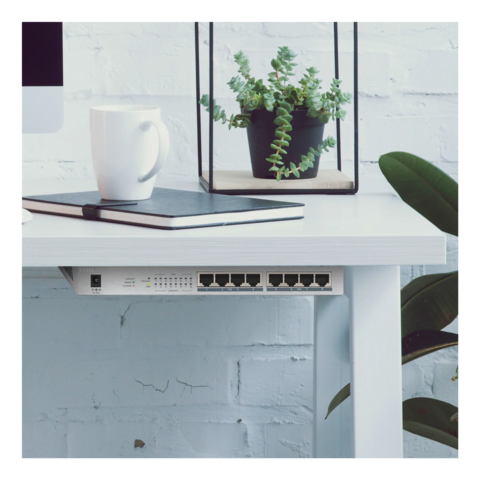 Zyxel GS1008HP Non-géré Gigabit Ethernet (10/100/1000) Connexion Ethernet, supportant l'alimentation via ce port (PoE) Gris
